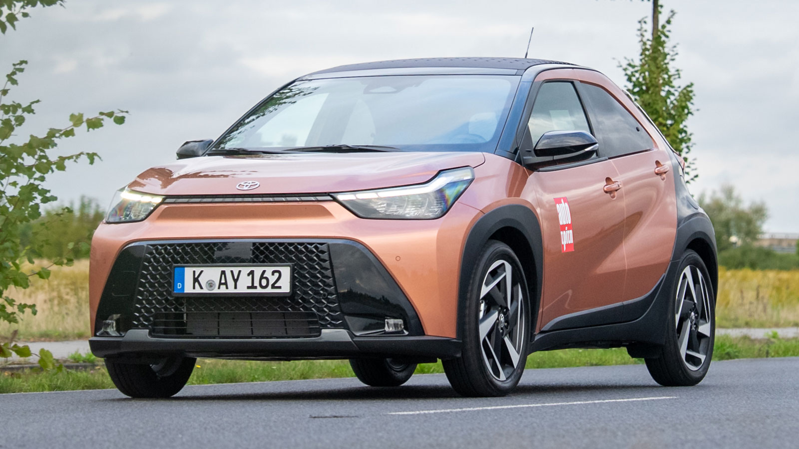 Aνανεωμένο Toyota Aygo X Hybrid με τα 116 άλογα: οδηγούμε στο Βερολίνο το 1ο full υβριδικό μίνι | autotriti.gr