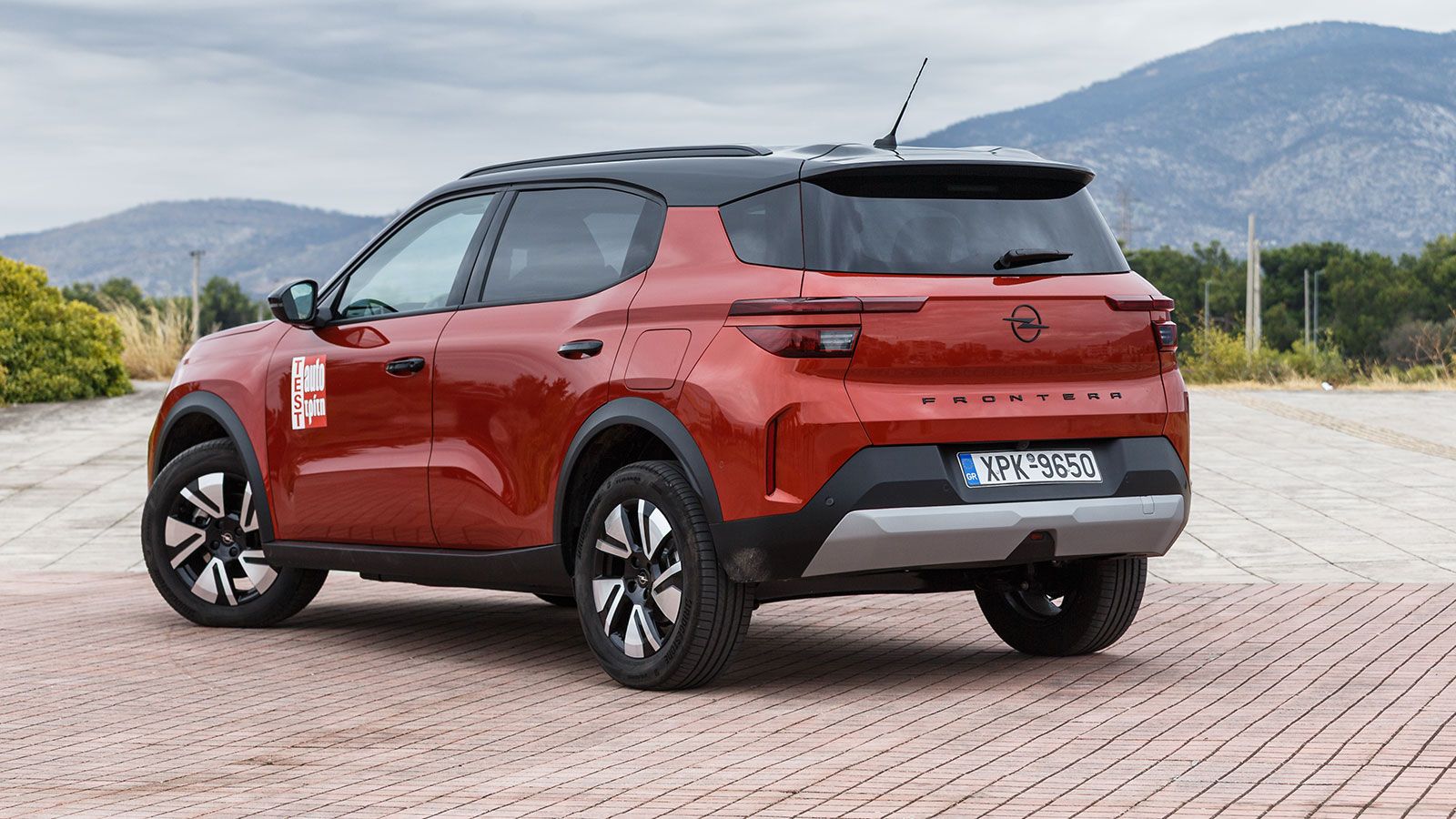 Ο best value for money χαρακτήρας του Opel Frontera ισχύει για όλες τις διαθέσιμες επιλογές του. Είναι το πιο προσιτό ήπια υβριδικό, το πιο προσιτό ηλ