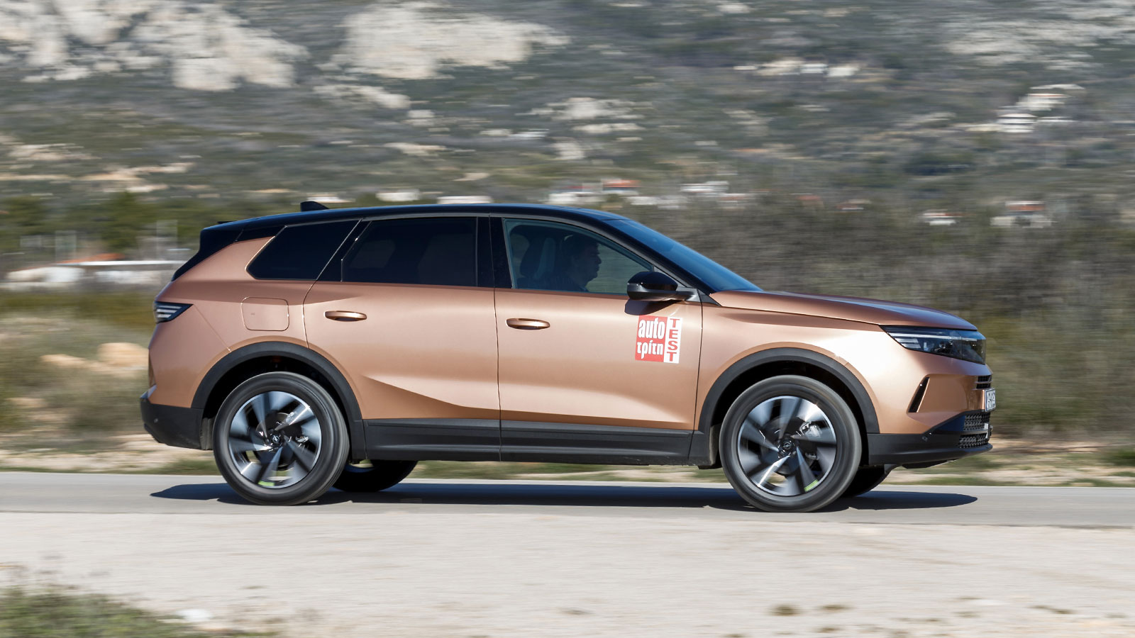 Με απόσταση ακινητοποίησης στα 35,8 μ., το Opel Grandland είναι μέσα στα 10 καλύτερα αυτοκίνητα της κατηγορίας του στο φρενάρισμα.
