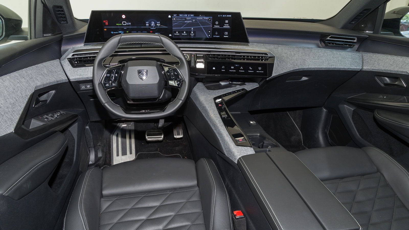 Η υψηλή αίσθηση πολυτέλειας είναι κοινό χαρακτηριστικό γνώρισμα στα Peugeot 3008 και 5008, με το δημοφιλές οικογενειακό SUV να είναι το πρώτο μοντέλο 