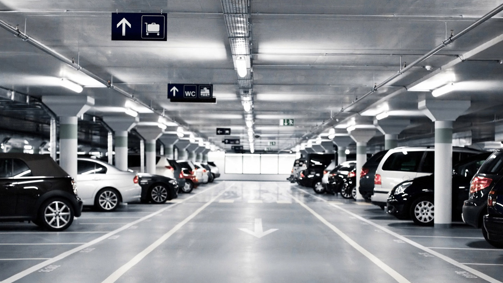 ΑΑΔΕ: Πάταξη της φοροδιαφυγής σε parking, πλυντήρια και συνεργεία