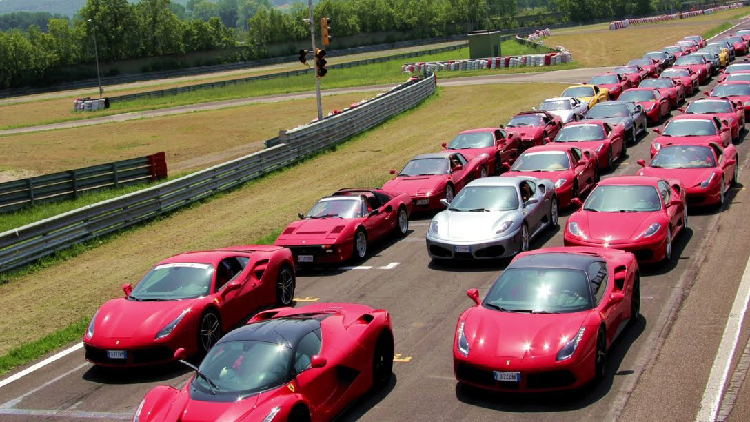 Η Ελλάδα υποδέχεται την αίγλη της Ferrari | Περιοδεία του Passione Rossa club σε Άρτα και Κέρκυρα | autotrit.gr