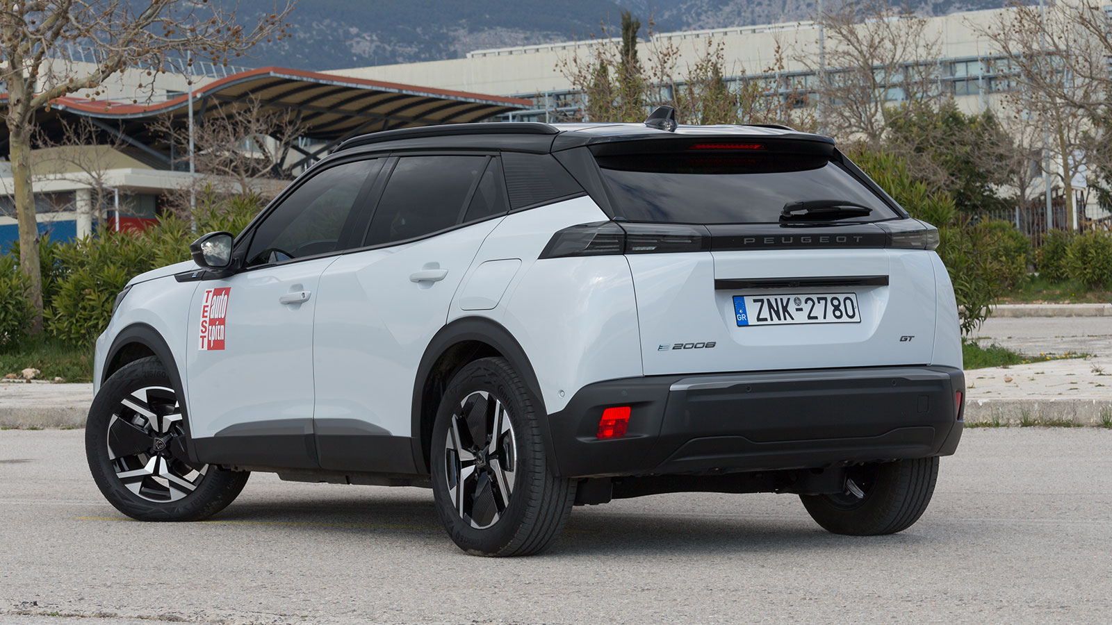 Peugeot: Έχει 12 ηλεκτρικά ή αλλιώς ηλεκτρική έκδοση για κάθε συμβατικό