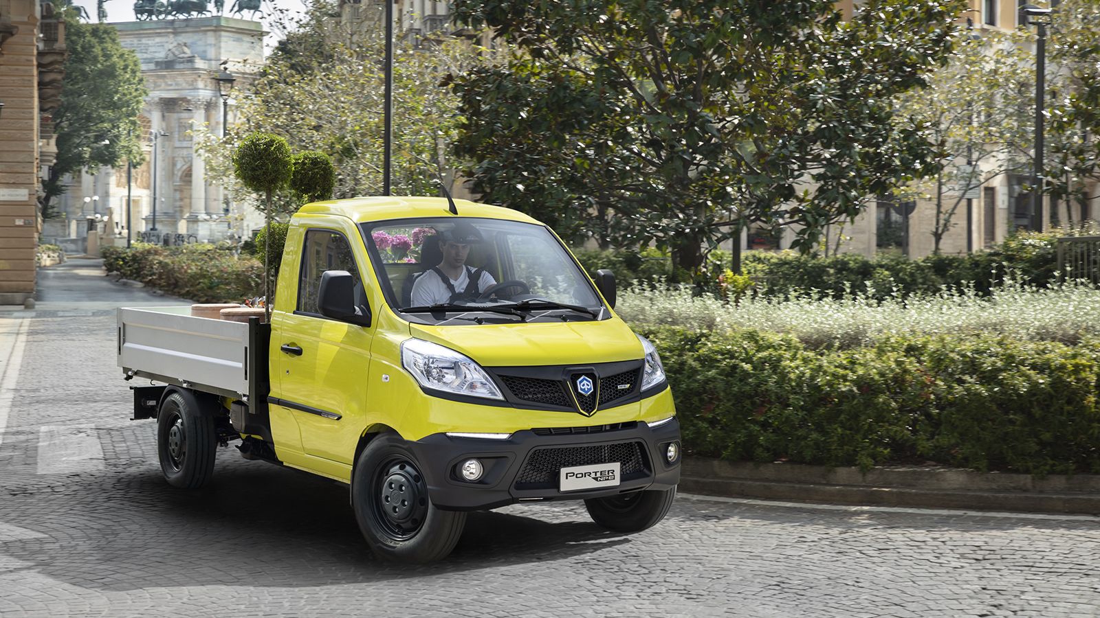 To νέο Piaggio Porter NPE είναι ένα ηλεκτρικό… φορτηγό πόλης με αυτονομία έως 255km.
