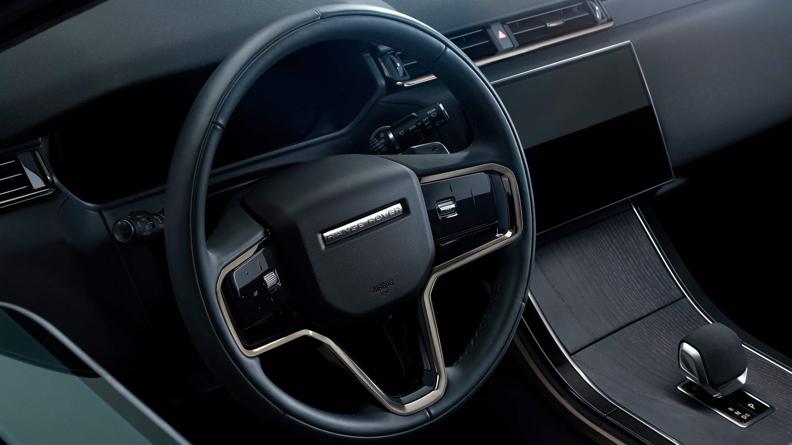Στο Ranger Rover Velar το σύστημα ψυχαγωγίας και ενημέρωσης Pivi Pro7 με ενσωματωμένο πλοηγό έχει τη δυνατότητα να παραμένει ανά πάσα στιγμή αναβαθμισ
