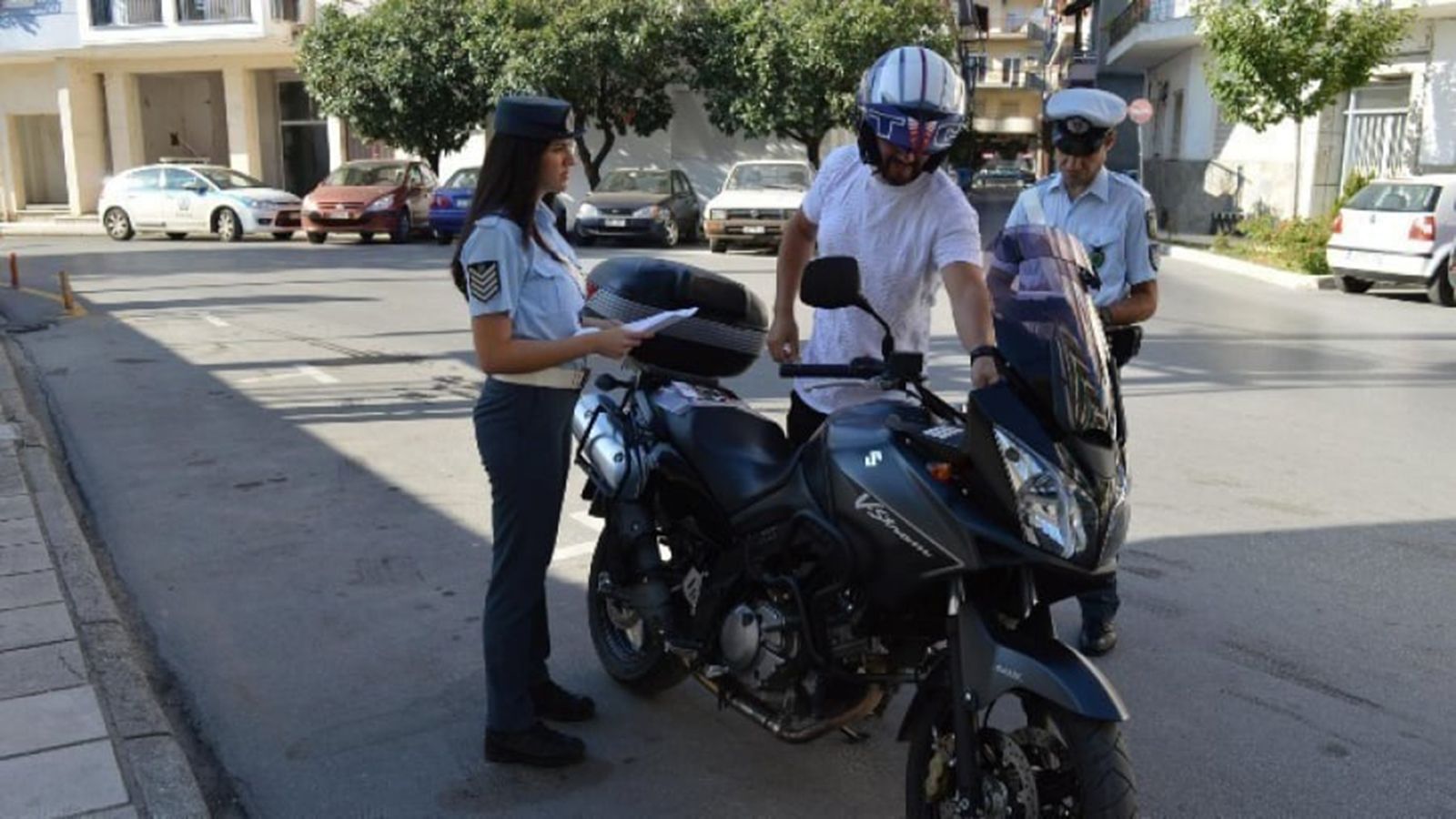 Ελλάδα: Στις 359.800 ευρώ τα πρόστιμα για κράνος σε μία εβδομάδα