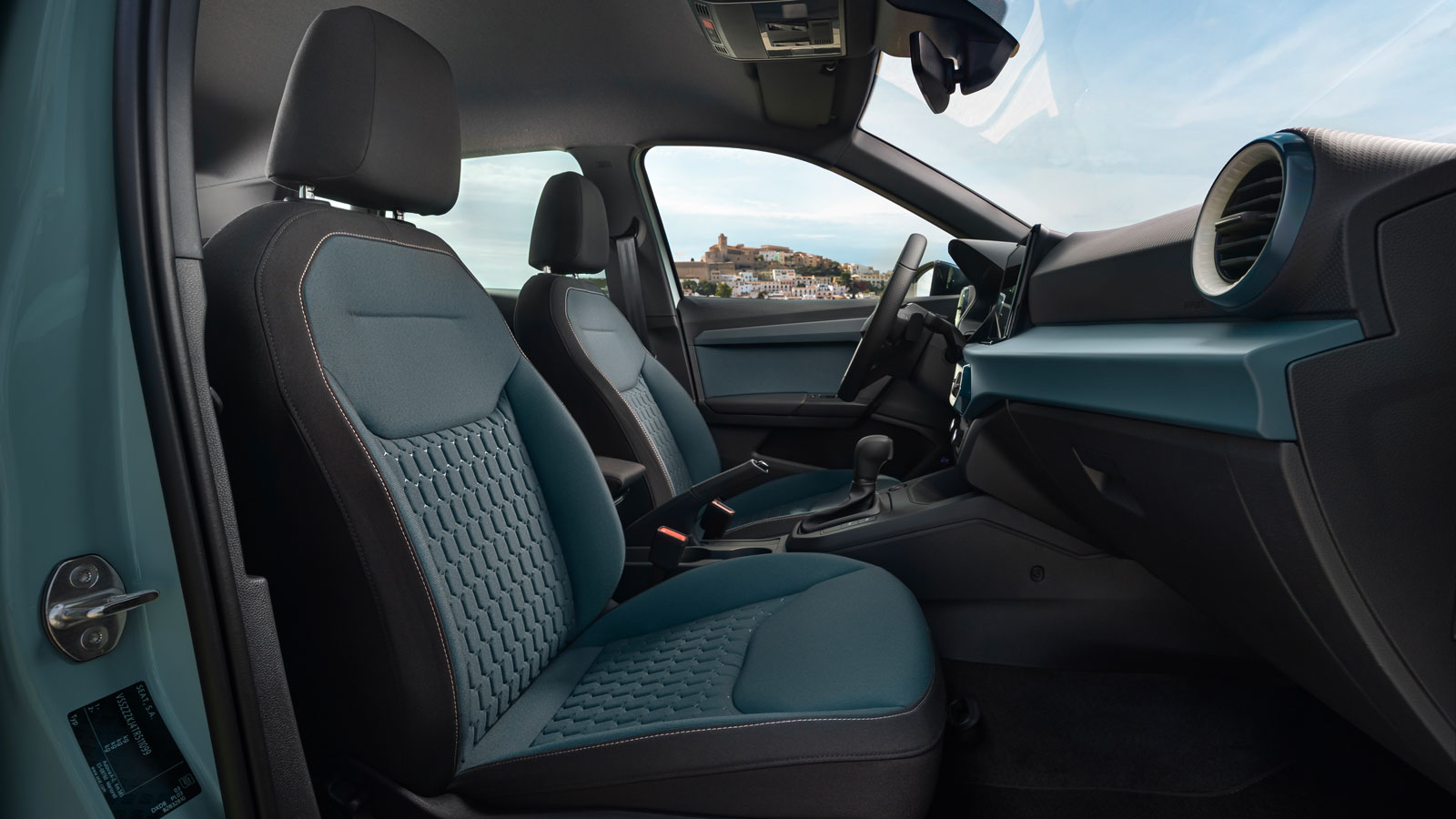 Οδηγούμε στην Ισπανία τα ανανεωμένα SEAT Ibiza & SEAT Arona