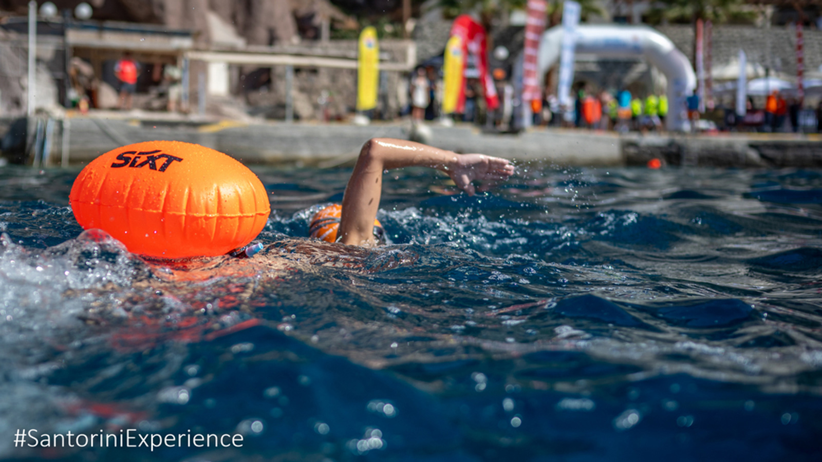 Η SIXT στηρίζει το Santorini Experience 2025