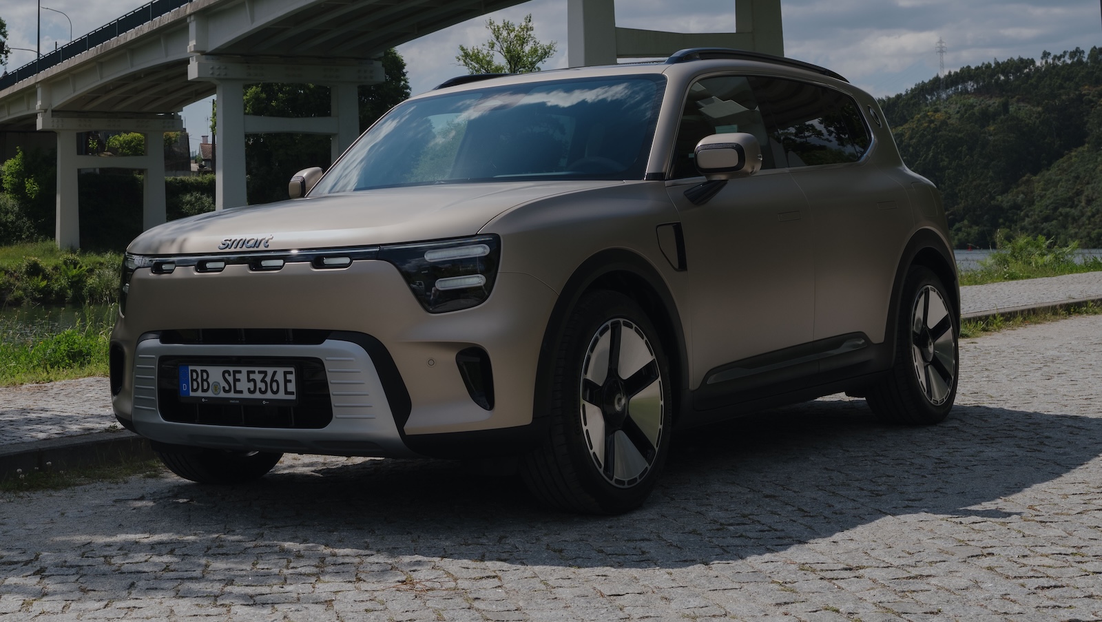 Το νέο smart #5, με μπαταρία 100 kWh και αυτονομία έως 620 χιλιόμετρα, διαθέτει περιπετειώδη σχεδίαση, τετρακίνηση και συνδυάζει την ώριμη τεχνολογία 