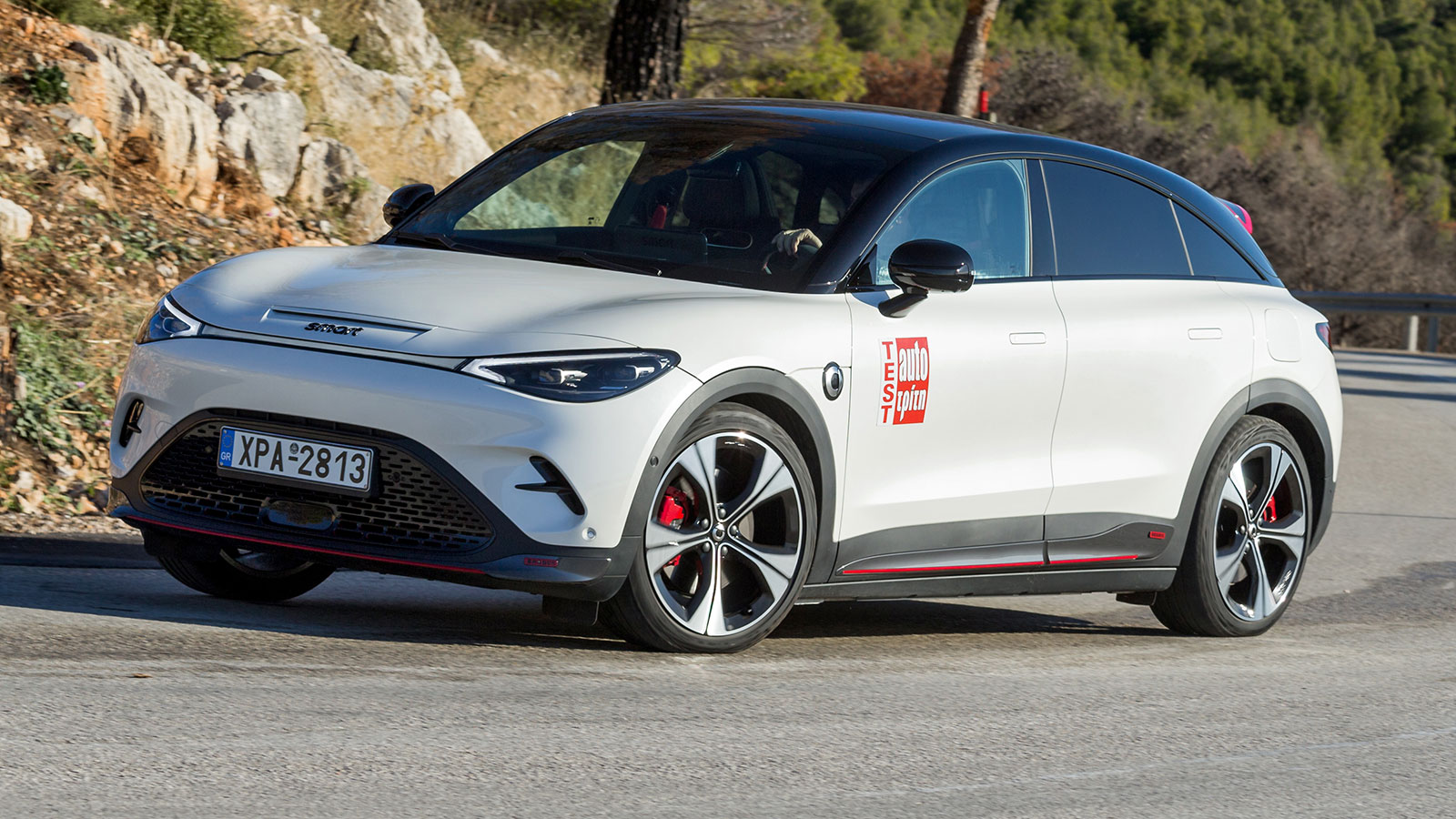 Ο on board φορτιστής των 22 kW, επιτρέπει στο smart #3 να είναι και το πιο γρήγορο μοντέλο της κατηγορίας και στη φόρτιση, απαιτώντας 3 ώρες για μια ο