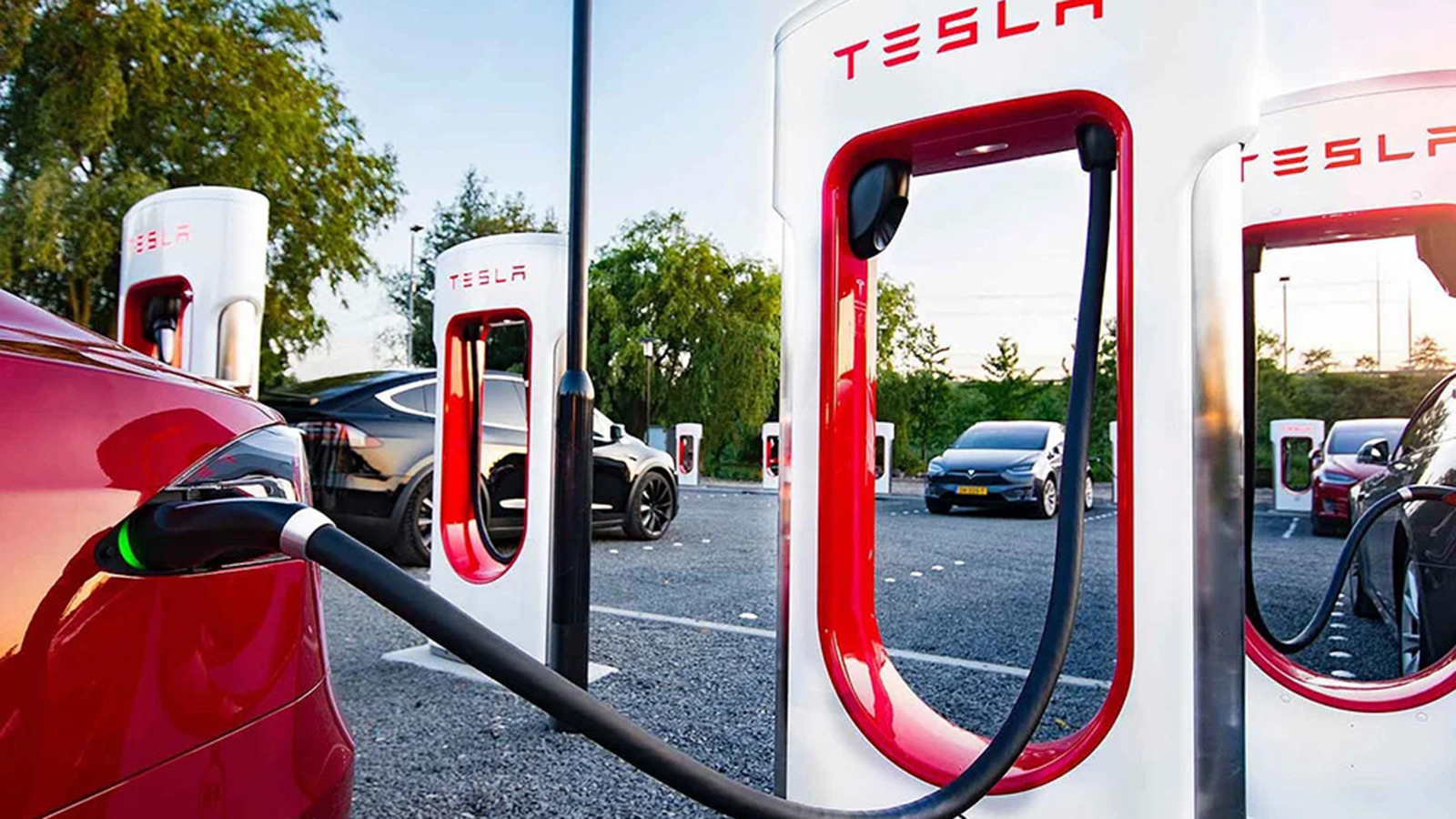 Tesla: Μετά τα Ιωάννινα, νέοι Supercharger φορτιστές & στη Θεσσαλονίκη