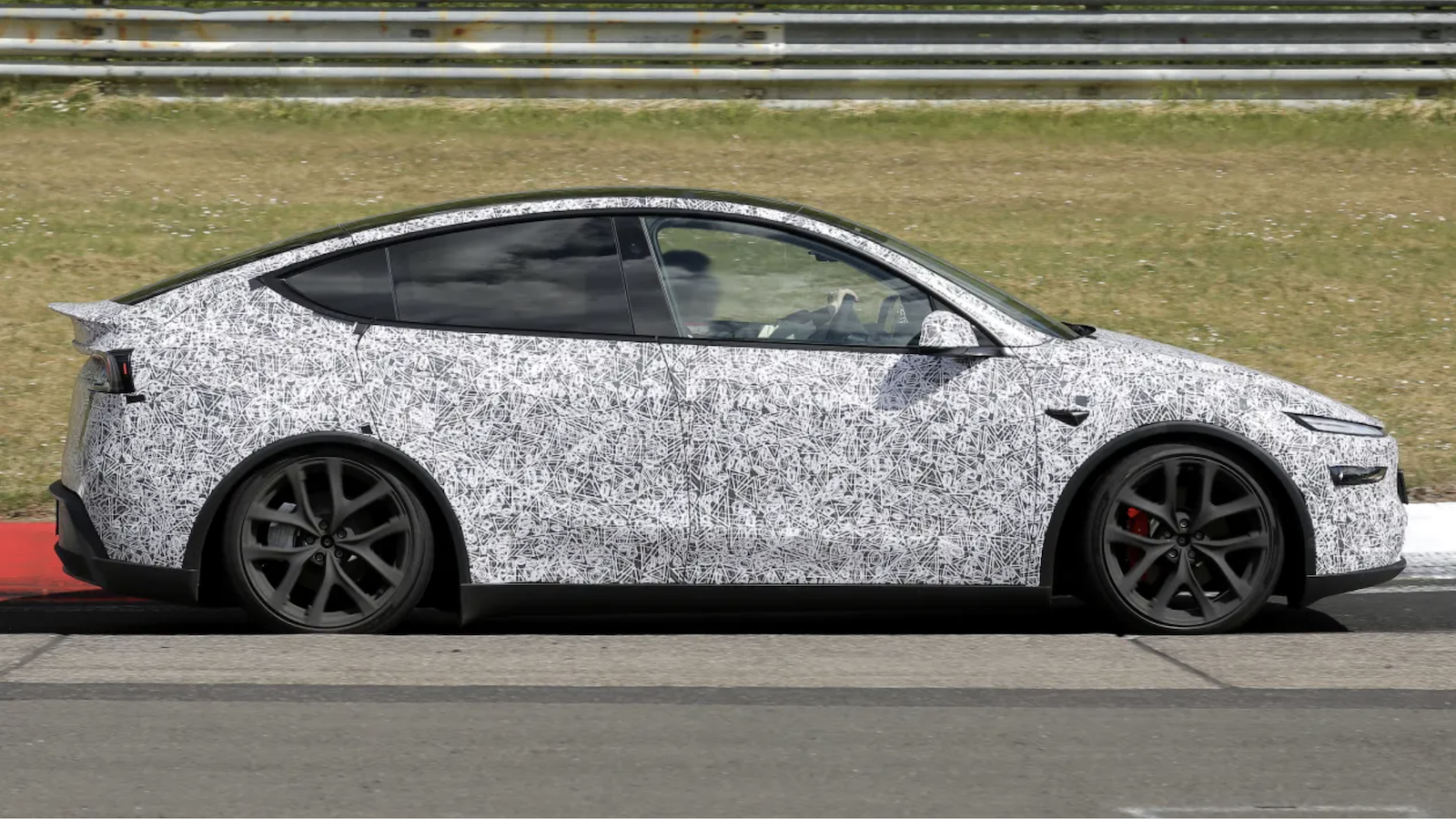 Το ταχύτερο Tesla Model Y ever - Στο Nurburgring το νέο Model Y Performance