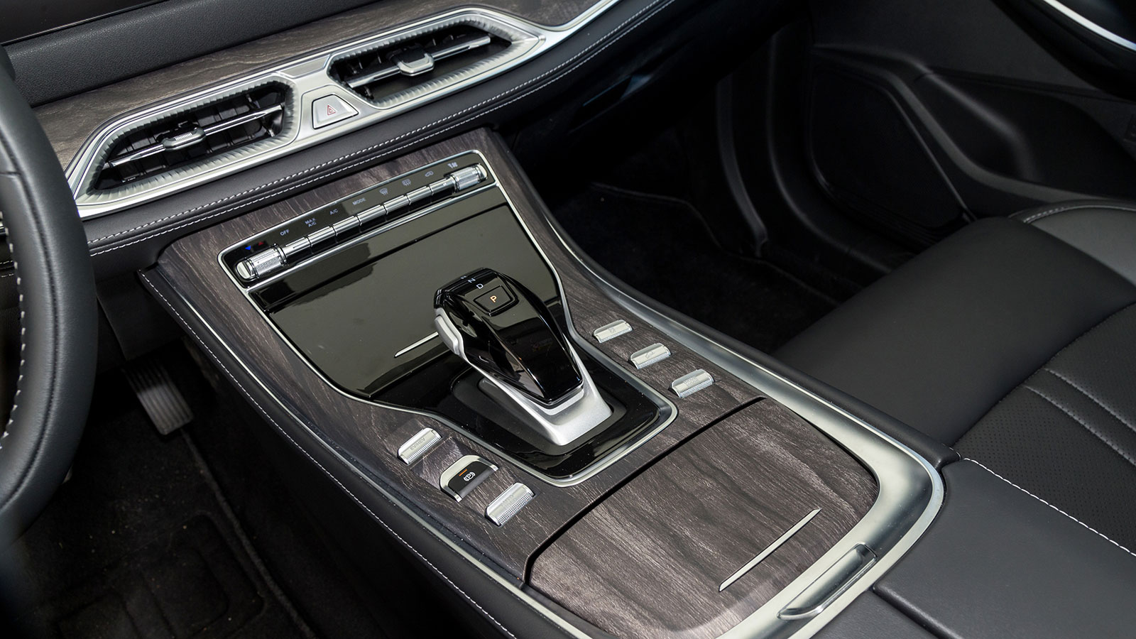 Δοκιμή DFSK E5: 7-θέσιο Plug-in υβριδικό μεσαίο SUV με 250 άλογα