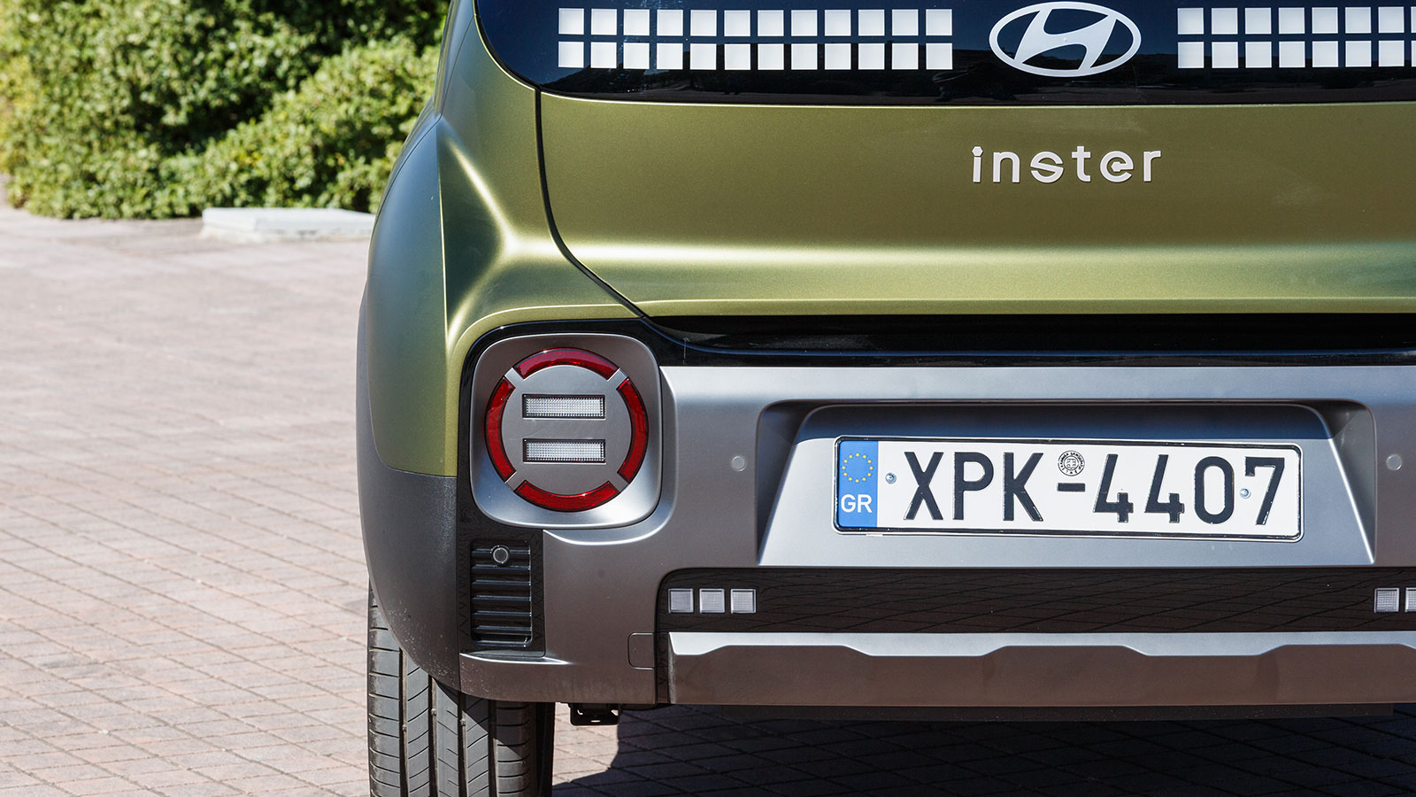 Οι νέοι προφυλακτήρες, οι ζάντες των 17 ιντσών και οι αισθητικές λεπτομέρειες της έκδοσης Cross δημιουργούν ένα ακόμα πιο «παιχνιδιάρικο» και ξεχωριστ