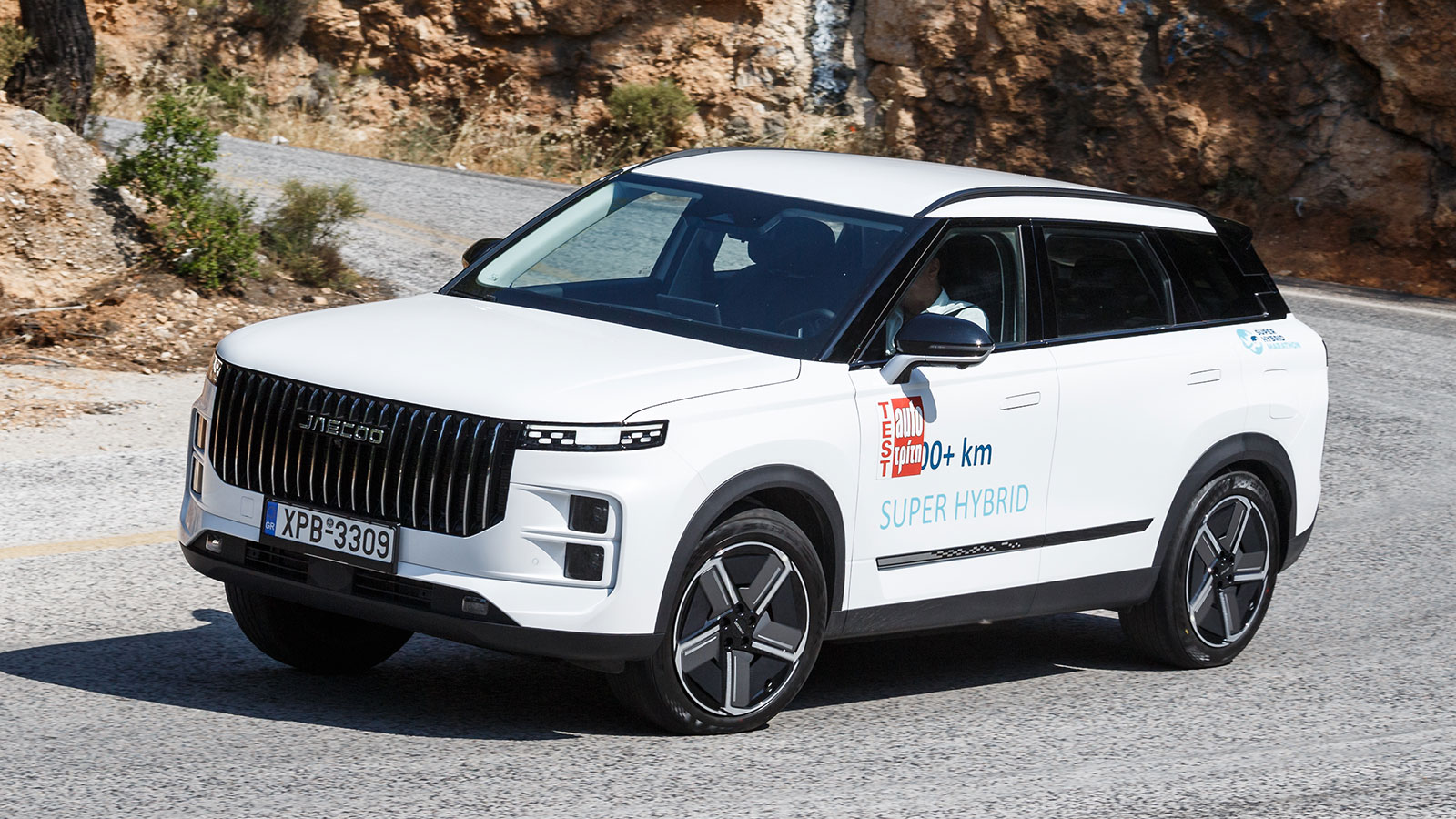 Η άνεση είναι πρωταγωνίστρια στην οδική συμπεριφορά του Jaecoo 7 και καλύπτει εύκολα τις ανάγκες τόσο στην καθημερινότητα όσο και στη διάρκεια μεγάλων