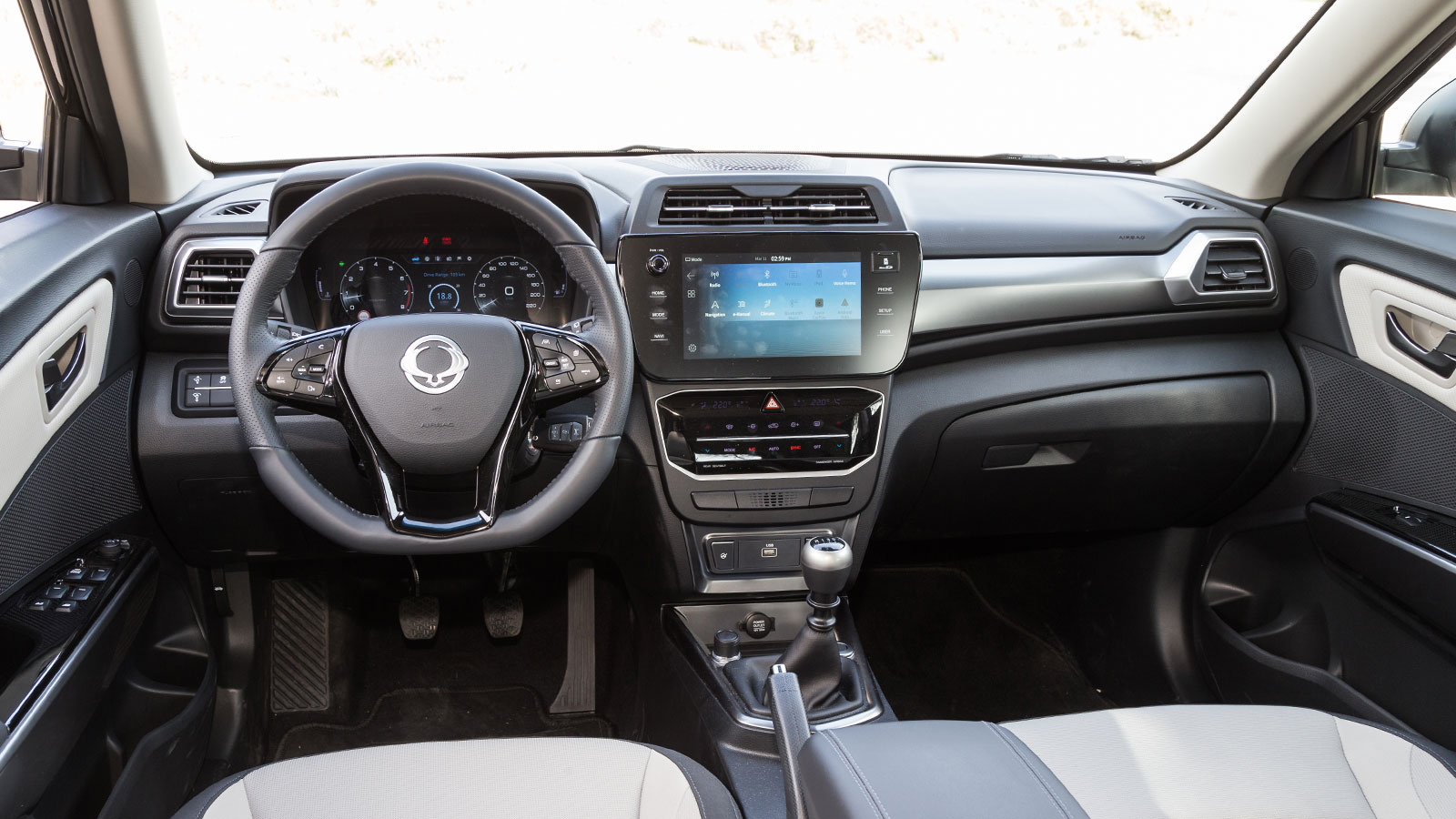 Το εσωτερικό του Tivoli βασίζεται στην απλότητα και τις καθαρές γραμμές, με την ποιότητα κατασκευής να είναι απολύτως ικανοποιητική. 