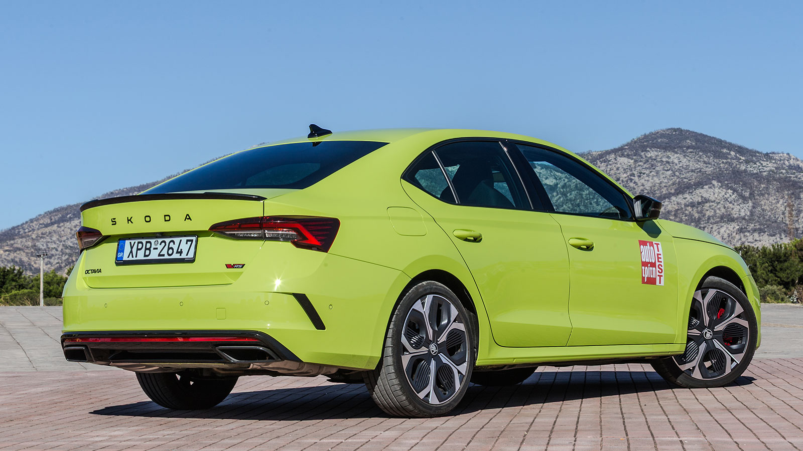 Ο σπορ χαρακτήρας του Octavia RS είναι αισθητός αλλά κρίνεται διακριτικός, όσο και αν τονίζεται από το συγκεκριμένο χρώμα.