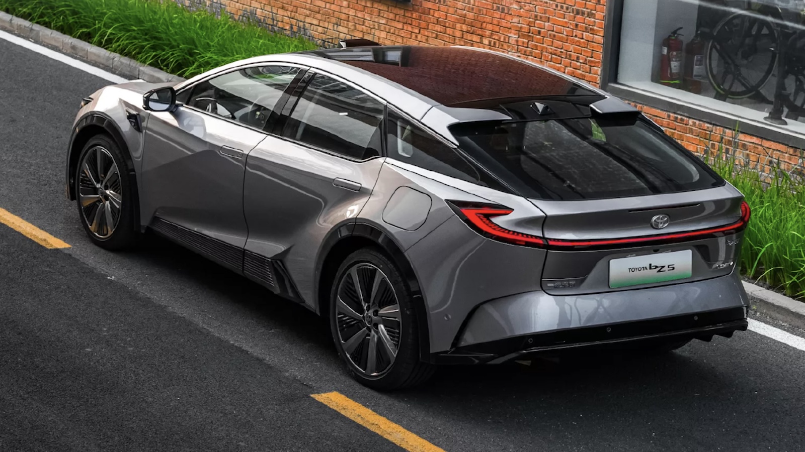 Toyota bZ5: Hλεκτρικό SUV που κάνει στην Κίνα όσο ένα Aygo X στην Ελλάδα