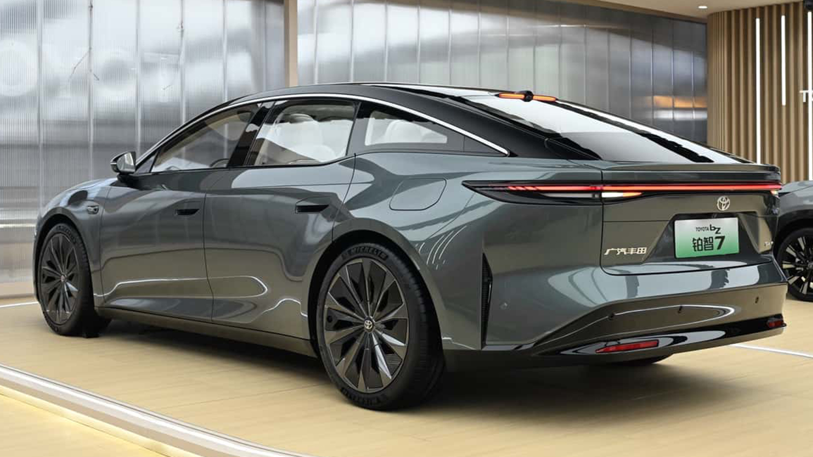 Toyota bZ7: Πρεμιέρα για την ηλεκτρική ναυαρχίδα των Ιαπώνων