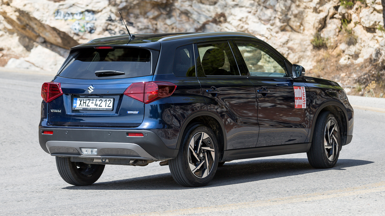 Το Vitara είναι ήπια υβριδικό, όμως δεν έχει την δυνατότητα να κινηθεί μόνο με ρεύμα για σημαντική απόσταση.