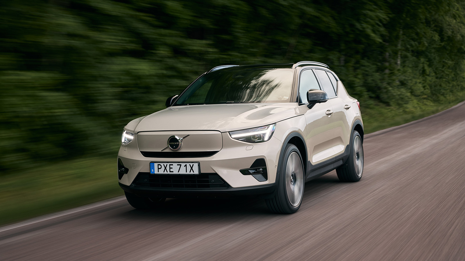 Volvo EX40 ή smart #3 και 8.000 ευρώ στην τσέπη; 