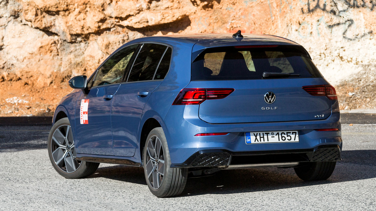 Ακόμα και σε πολύ οριακές συνθήκες το VW Golf δίνει σωστή πληροφόρηση από το τιμόνι, έχοντας μια πλατφόρμα που εντυπωσιάζει με την στιβαρότητα και την