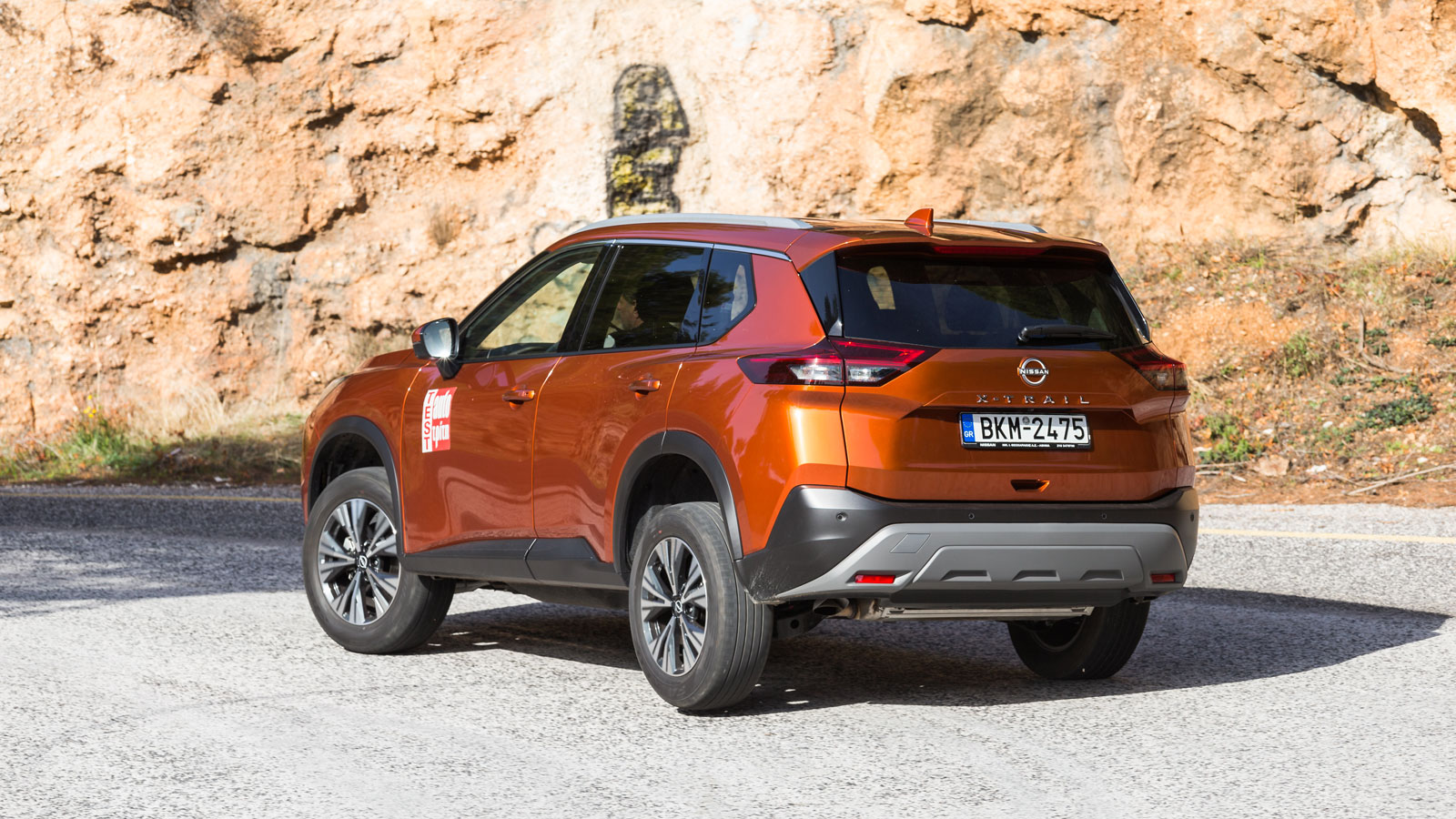Το Nissan Χ-Trail θα καταπιεί τις ανωμαλίες του οδοστρώματος με ευκολία χάρη στην μαλακή του ανάρτηση και παράλληλα θα βολέψει τον οδηγό με την θέση ο