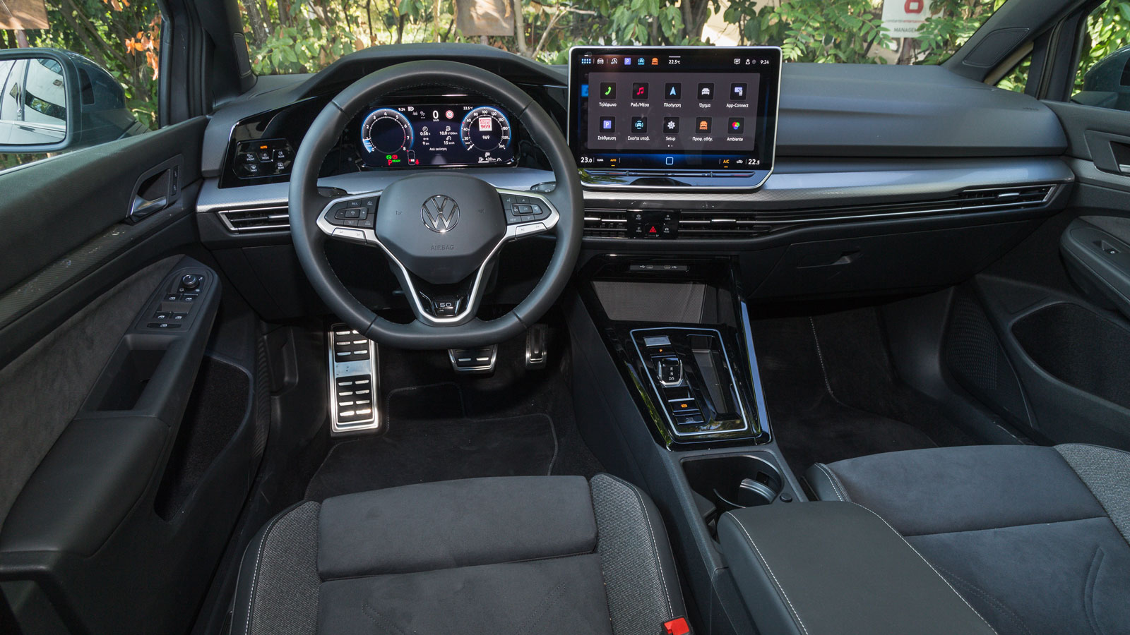 Σημείο αναφοράς για την κατηγορία των hatchback μοντέλων είναι η απτή ποιότητα κατασκευής του VW Golf, που στην αμέσως επόμενη έκδοση Style (4ο επίπεδ