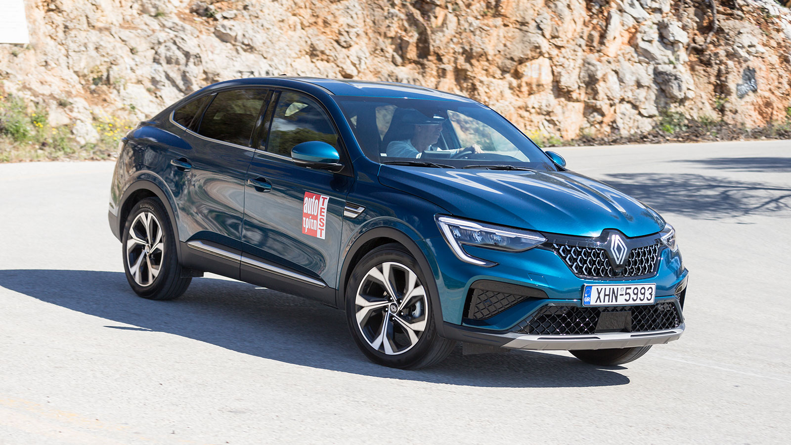 VS: Citroen C4 Hybrid 145 PS ή Renault Arkana Hybrid 140 PS