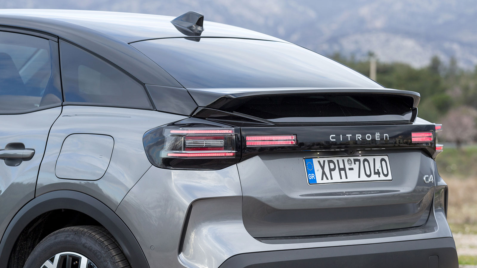 VS: Citroen C4 Hybrid 145 PS ή Renault Arkana Hybrid 140 PS