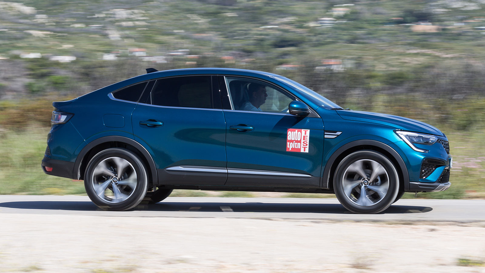 VS: Citroen C4 Hybrid 145 PS ή Renault Arkana Hybrid 140 PS