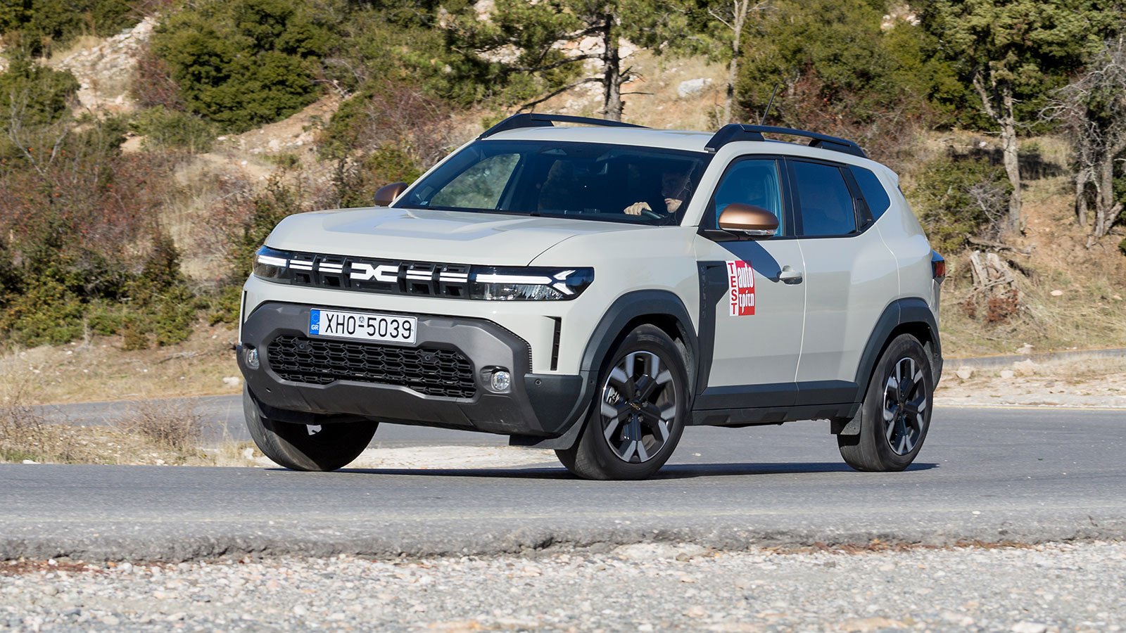 Dacia Duster ή KGM Korando σε τετρακίνητο οικογενειακό SUV;