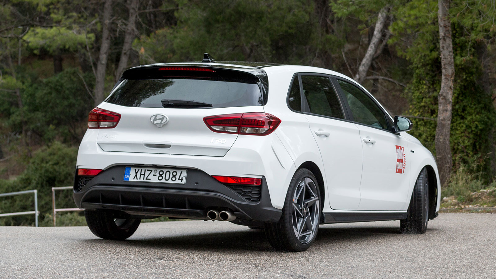 Ποιο μικρομεσαίο στα 140 άλογα; Citroen C4 Vs Hyundai i30 Vs Toyota Corolla Hybrid