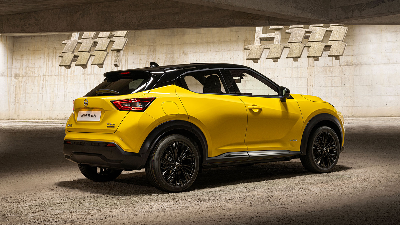 Nissan Juke βενζίνης με 114 άλογα και υβριδικό με 145 άλογα