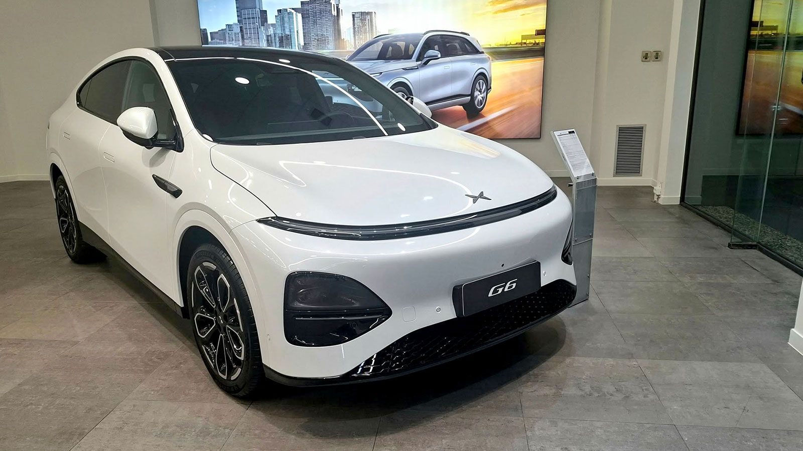 Οι τιμές του G6 ξεκινούν από τις 42.000 ευρώ περίπου.