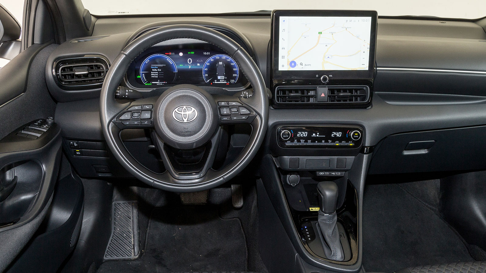 Το Yaris των 130 ίππων συνδυάζει την εξαιρετικά χαμηλή κατανάλωση με καλές επιδόσεις και προσφέρεται σε πλούσιες εξοπλιστικά εκδόσεις (από C-hic) και 