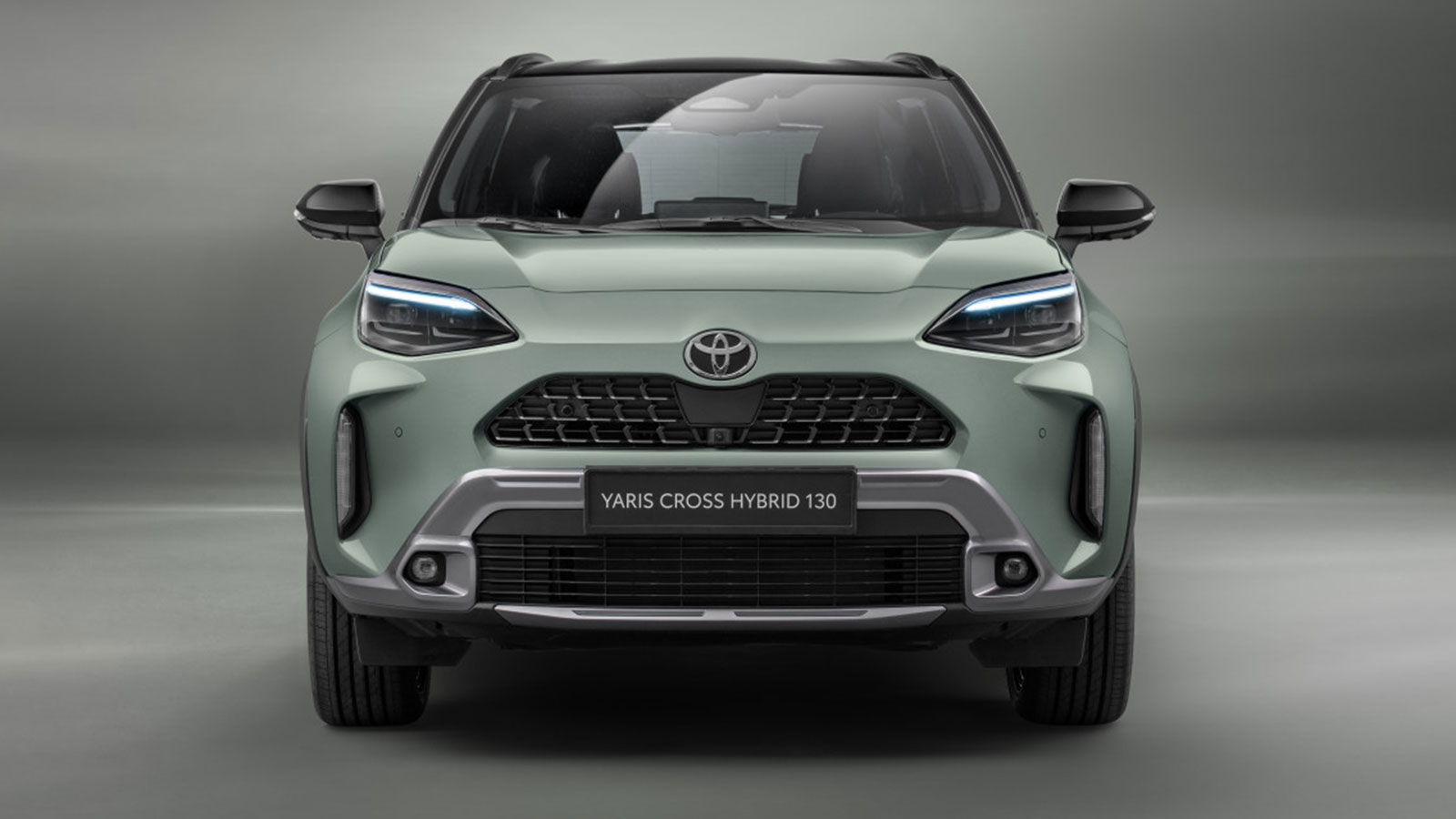 Το Toyota Yaris Cross ξεχωρίζει για την οικονομία καυσίμου που επιτυγχάνει μέσω της υβριδικής του τεχνολογίας, ενώ προσφέρεται σε εκδόσεις με 116 ή 13