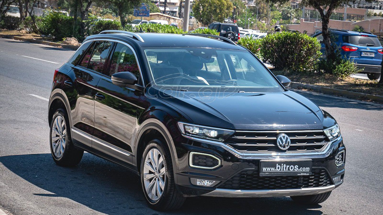 Το VW T-Roc από την εμπρός δεξιά πλευρά