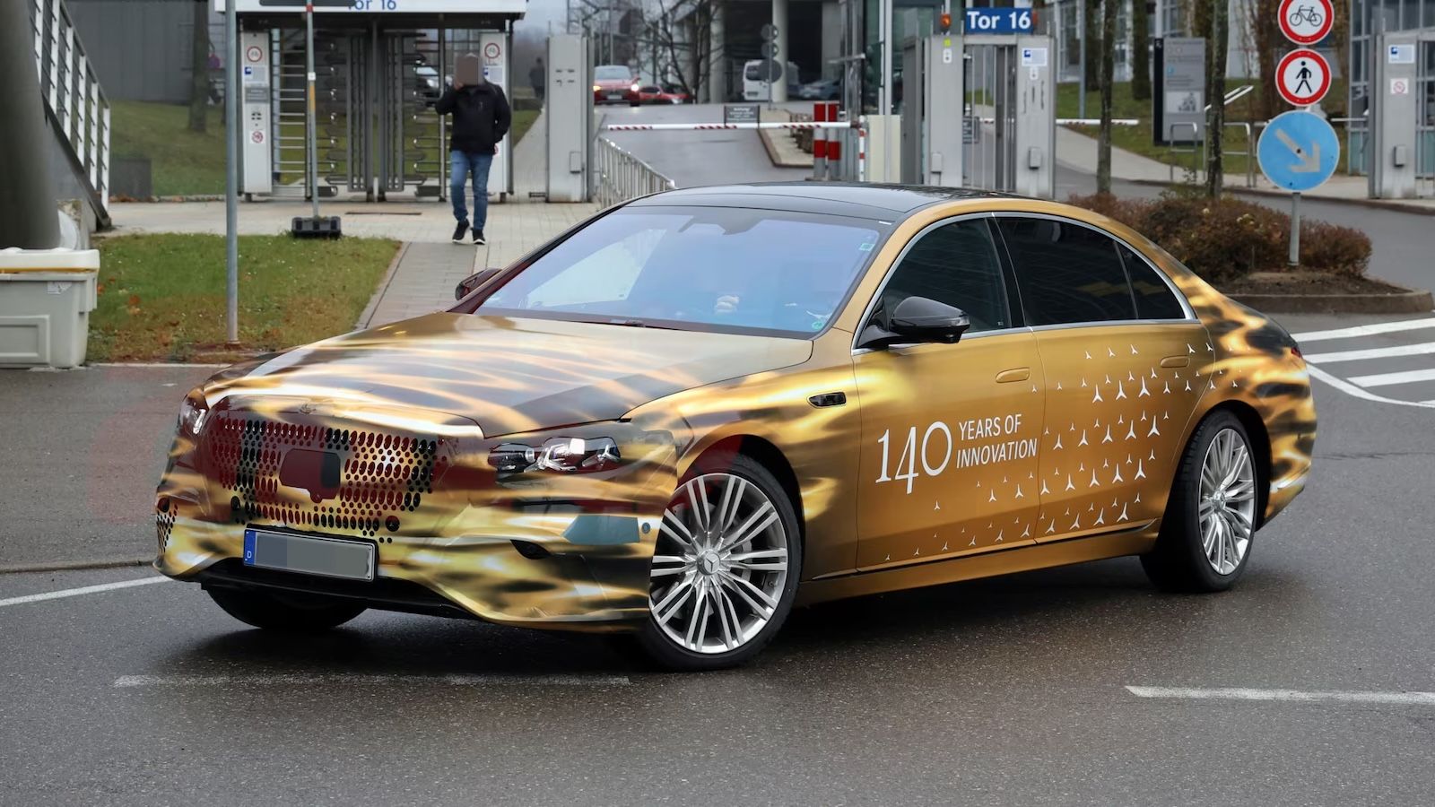 Mercedes-Benz S-Class 2026 1