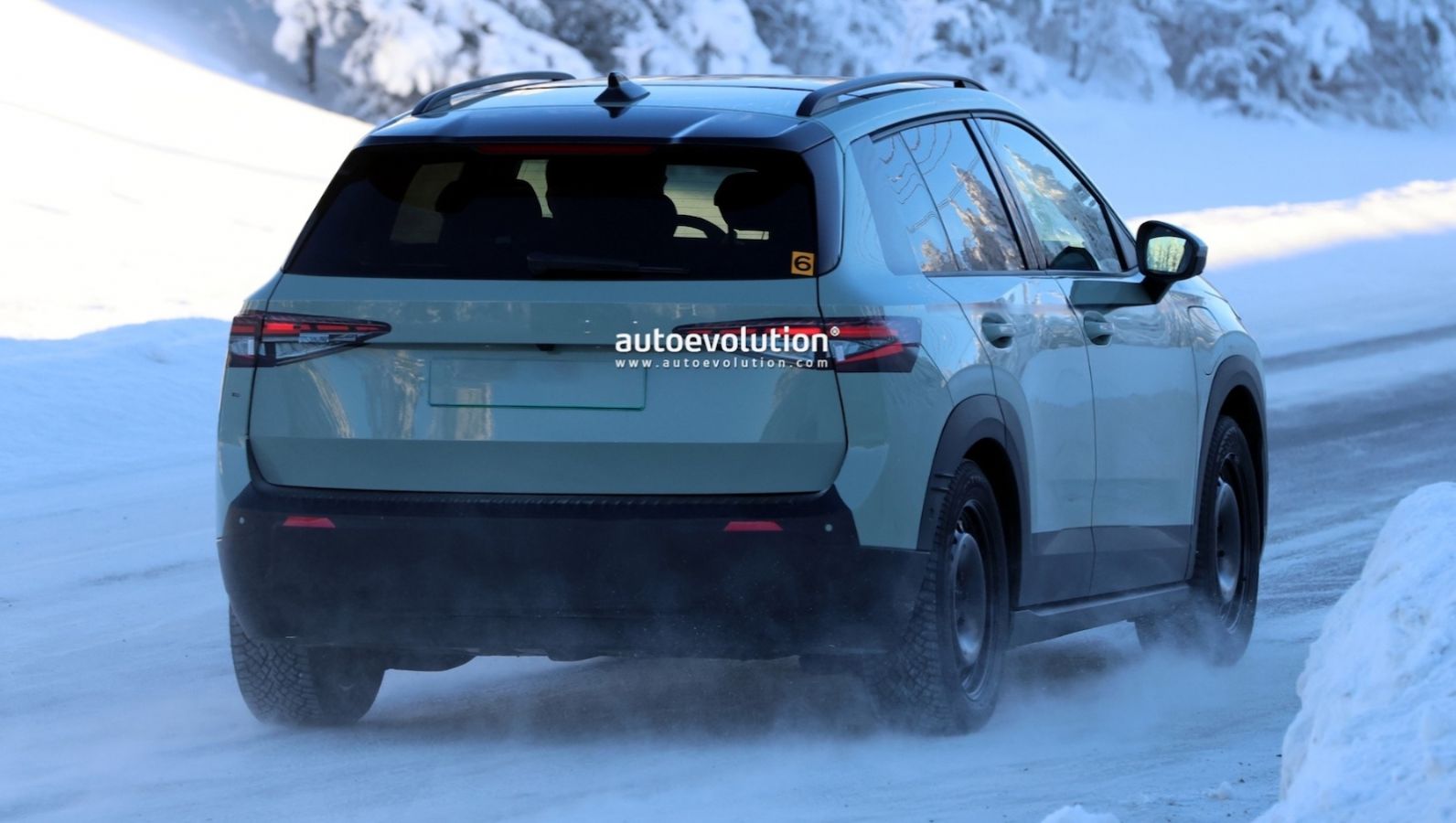Skoda Epiq: Το νέο ηλεκτρικό SUV των 25.000 ευρώ «πιάστηκε» σχεδόν χωρίς καμουφλάζ
