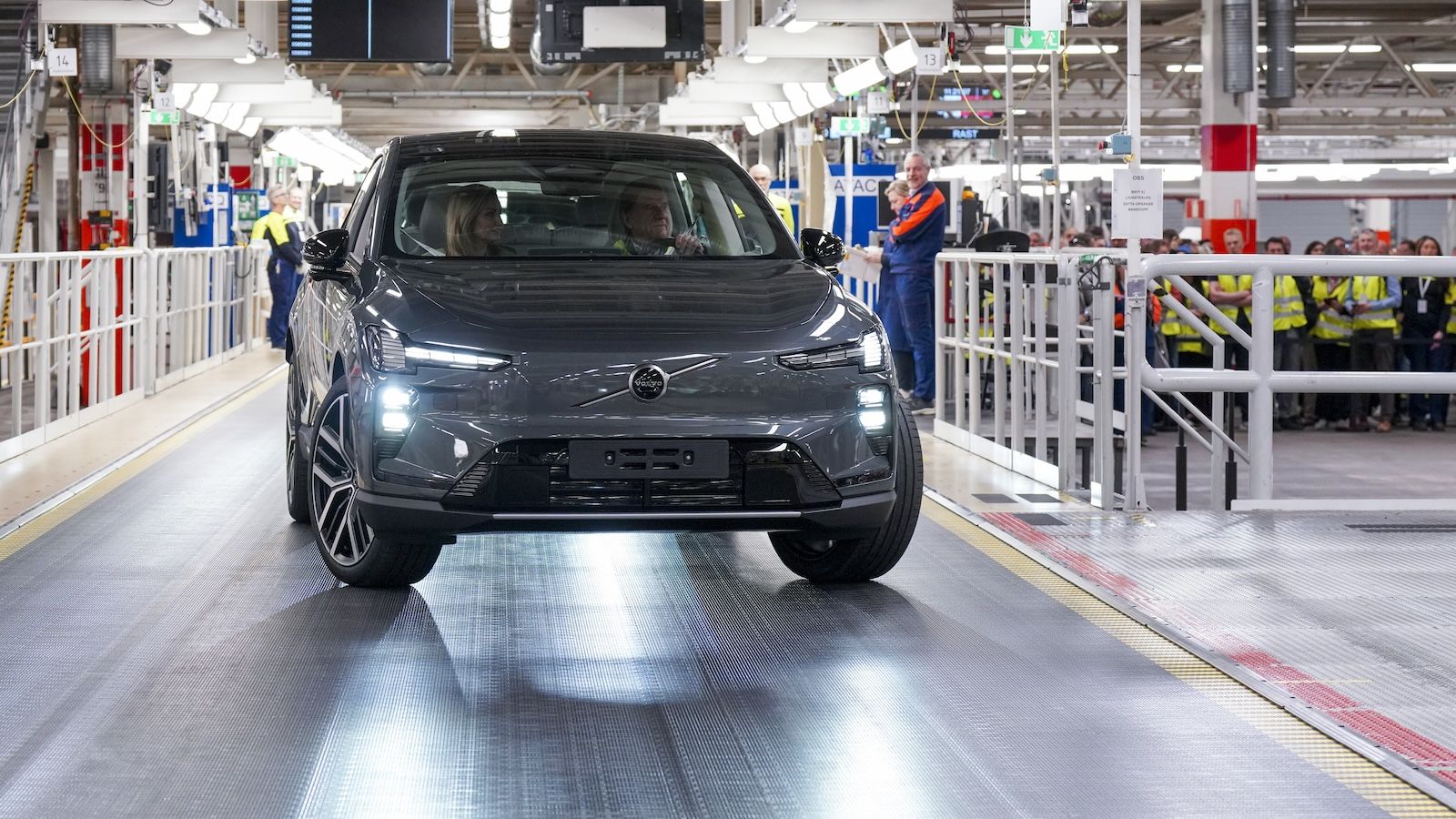 Η Volvo ανακοίνωσε επίσημα την έναρξη της παραγωγής του νέου, αμιγώς ηλεκτρικού Volvo EX60 σήμερα, 22 Απριλίου 2026. 