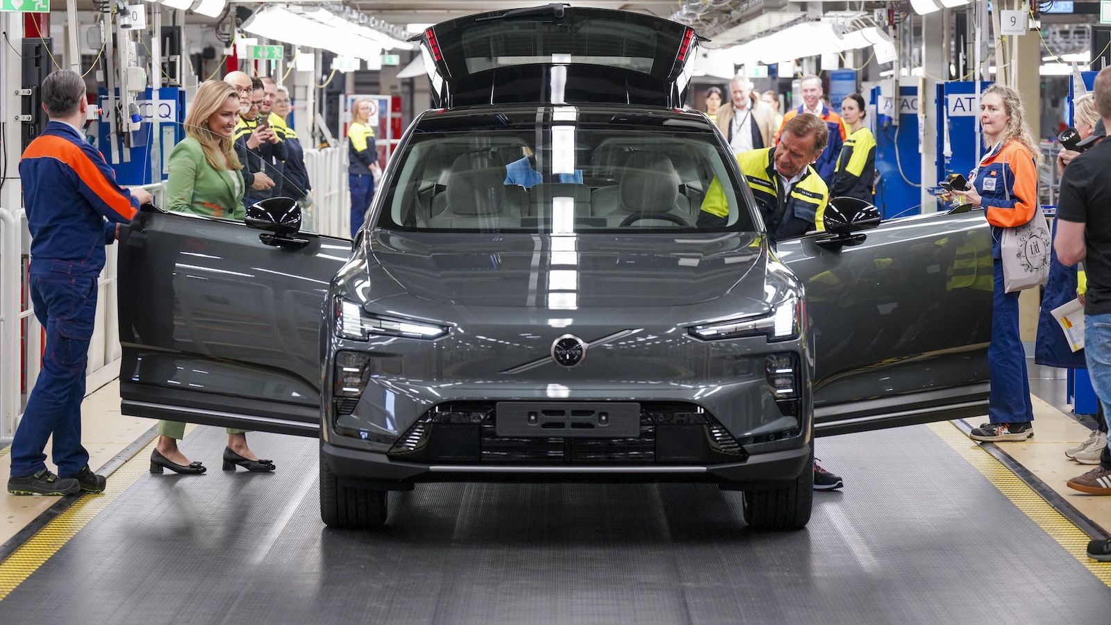 Volvo EX60: Ξεκίνησε η παραγωγή του ηλεκτρικού SUV στην Torslanda