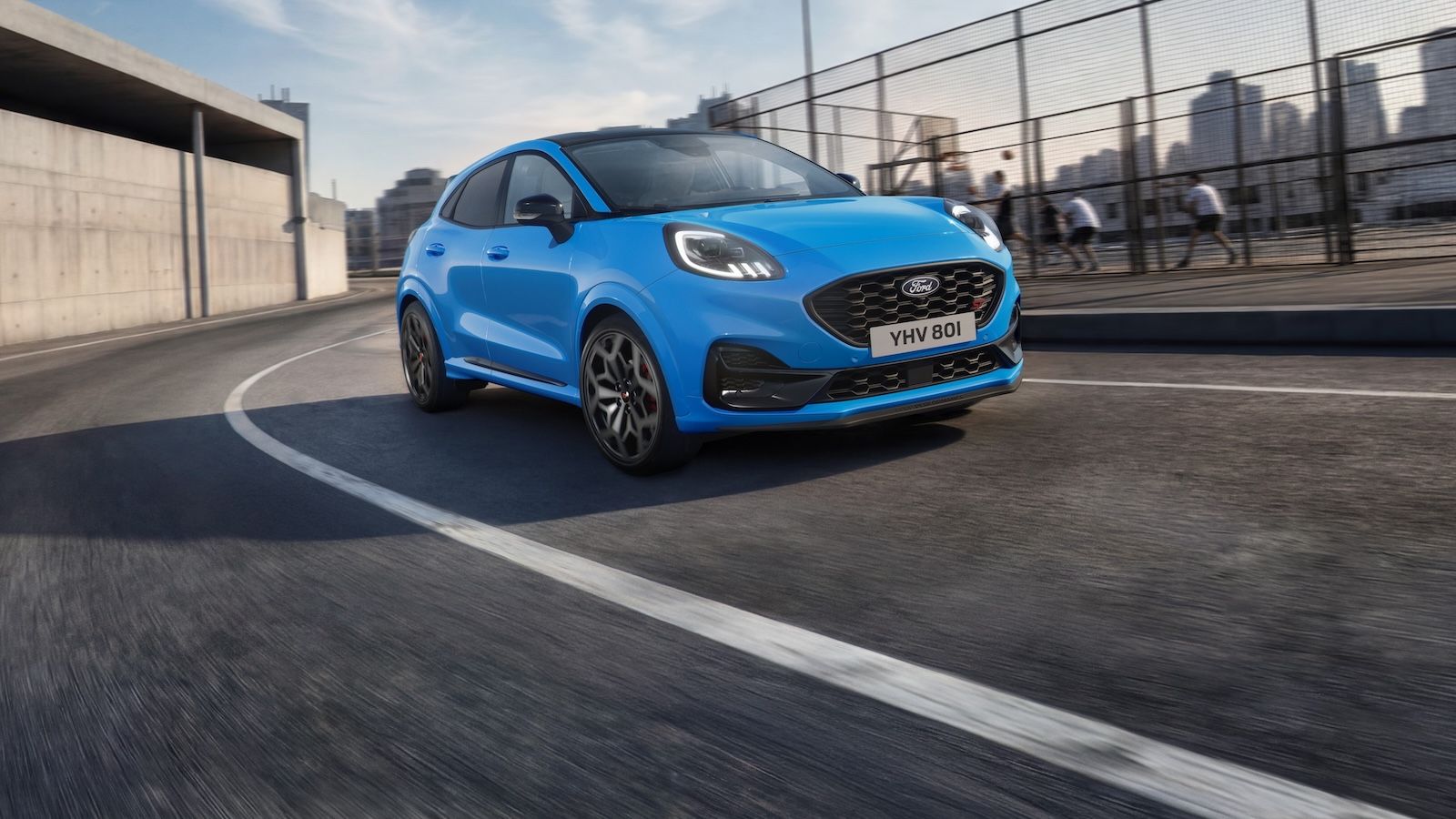 Η Ford ενισχύει περαιτέρω τη γκάμα του μοντέλου, παρουσιάζοντας τις νέες ειδικές εκδόσεις Puma Gen-E Black Edition και Puma ST Edition, παράλληλα με σ