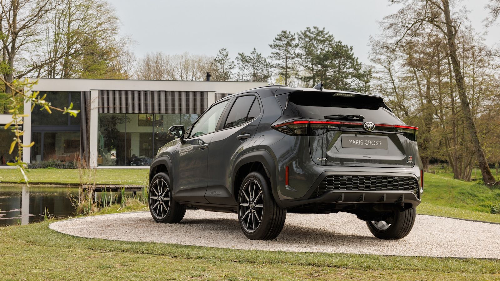Toyota Yaris Cross 2026: Ο «βασιλιάς» των B-SUV ανανεώθηκε 