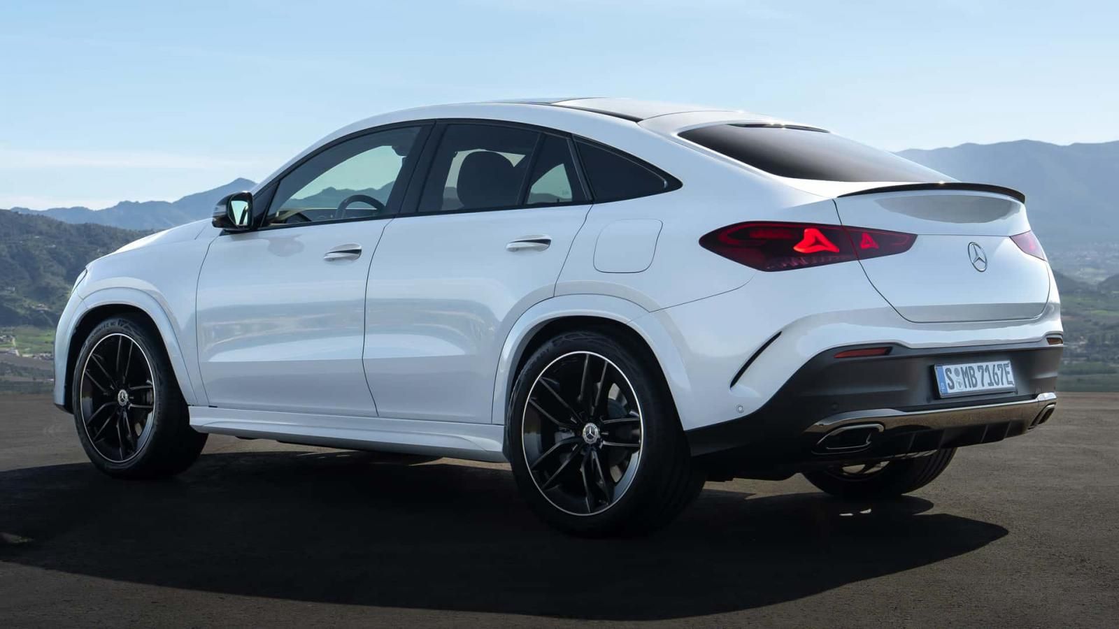 Αποκάλυψη για τις ανανεωμένες Mercedes GLE και GLE Coupe