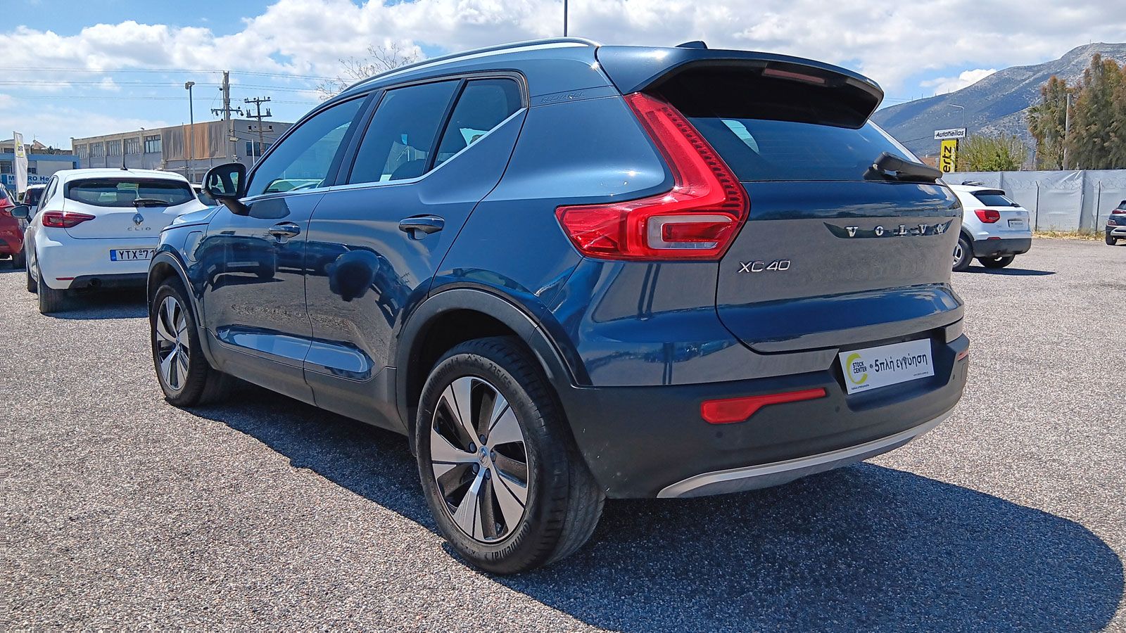 Το Volvo XC40 από την πίσω αριστερή πλευρά