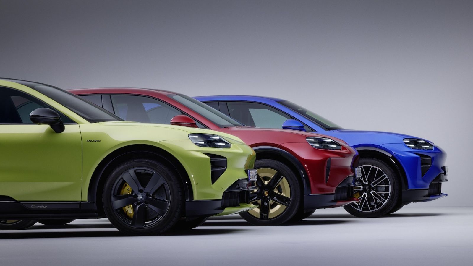 Ανανεωμένη Porsche Cayenne Electric: Φορτίζει ασύρματα και ανοίγει τις πόρτες μόνη της!