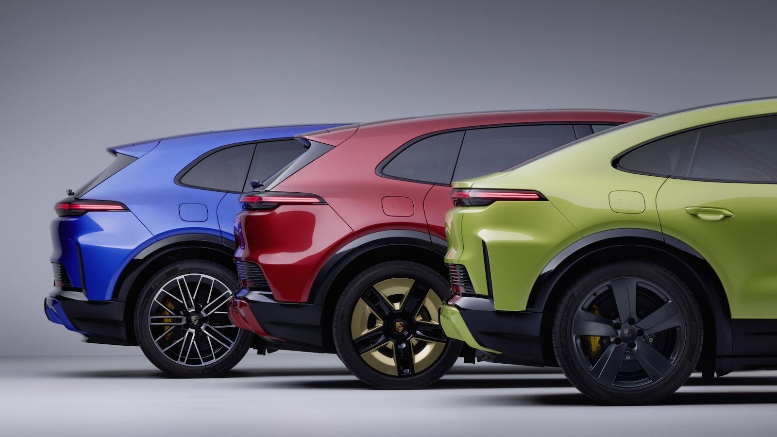 Ανανεωμένη Porsche Cayenne Electric: Φορτίζει ασύρματα και ανοίγει τις πόρτες μόνη της!