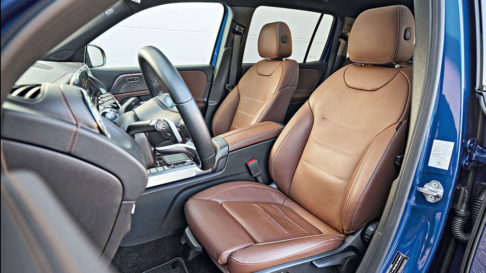 Τα εμπρός καθίσματα της Mercedes GLB