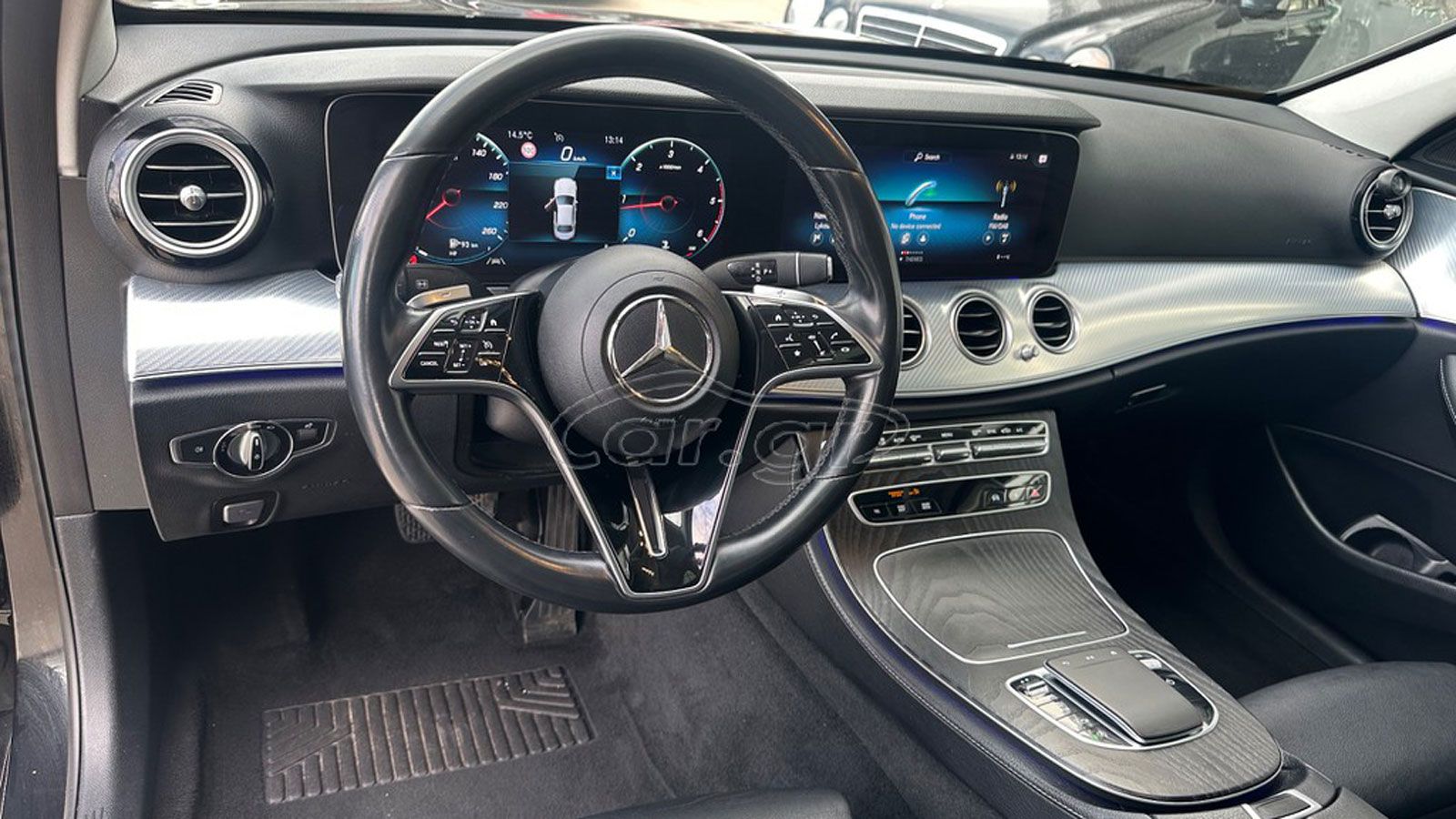 Το εσωτερικό της Mercedes E 220 d
